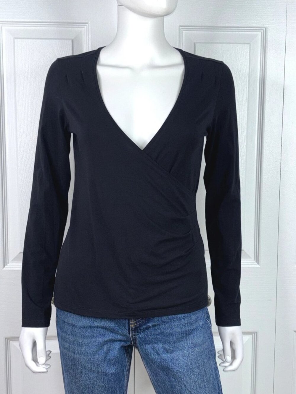 BOSS Hugo Boss women's long-sleeved black sweater small